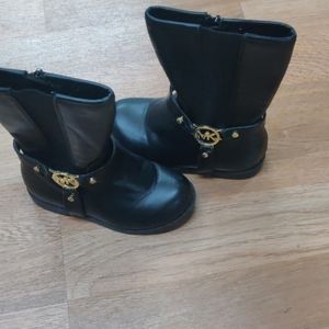 Little Girls Michael Kor boots